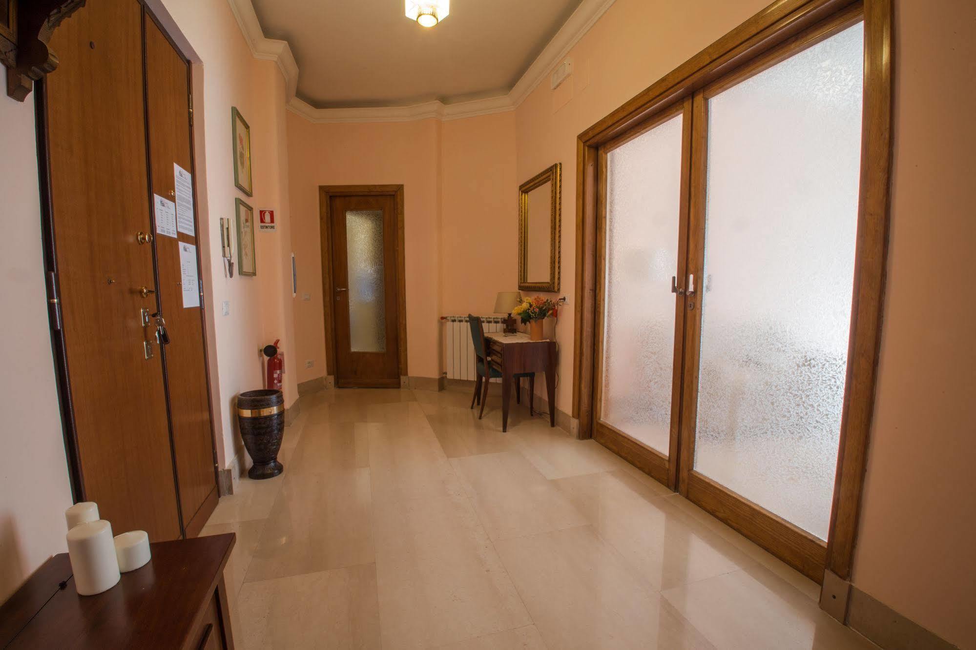 Desiderio Di Roma Hotel ภายนอก รูปภาพ